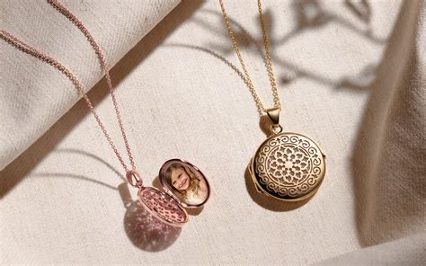 how to print pictures for lockets - should you choose a digital or traditional method?